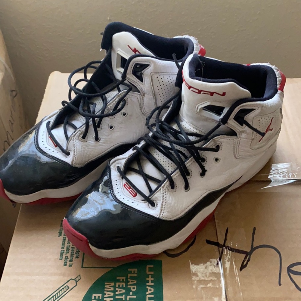 Jordan hooping shoes